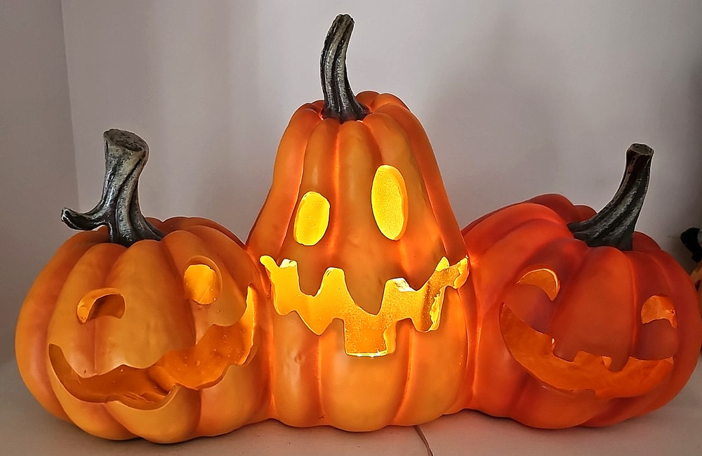 Light Up Trio Of Jack-O-Lanterns